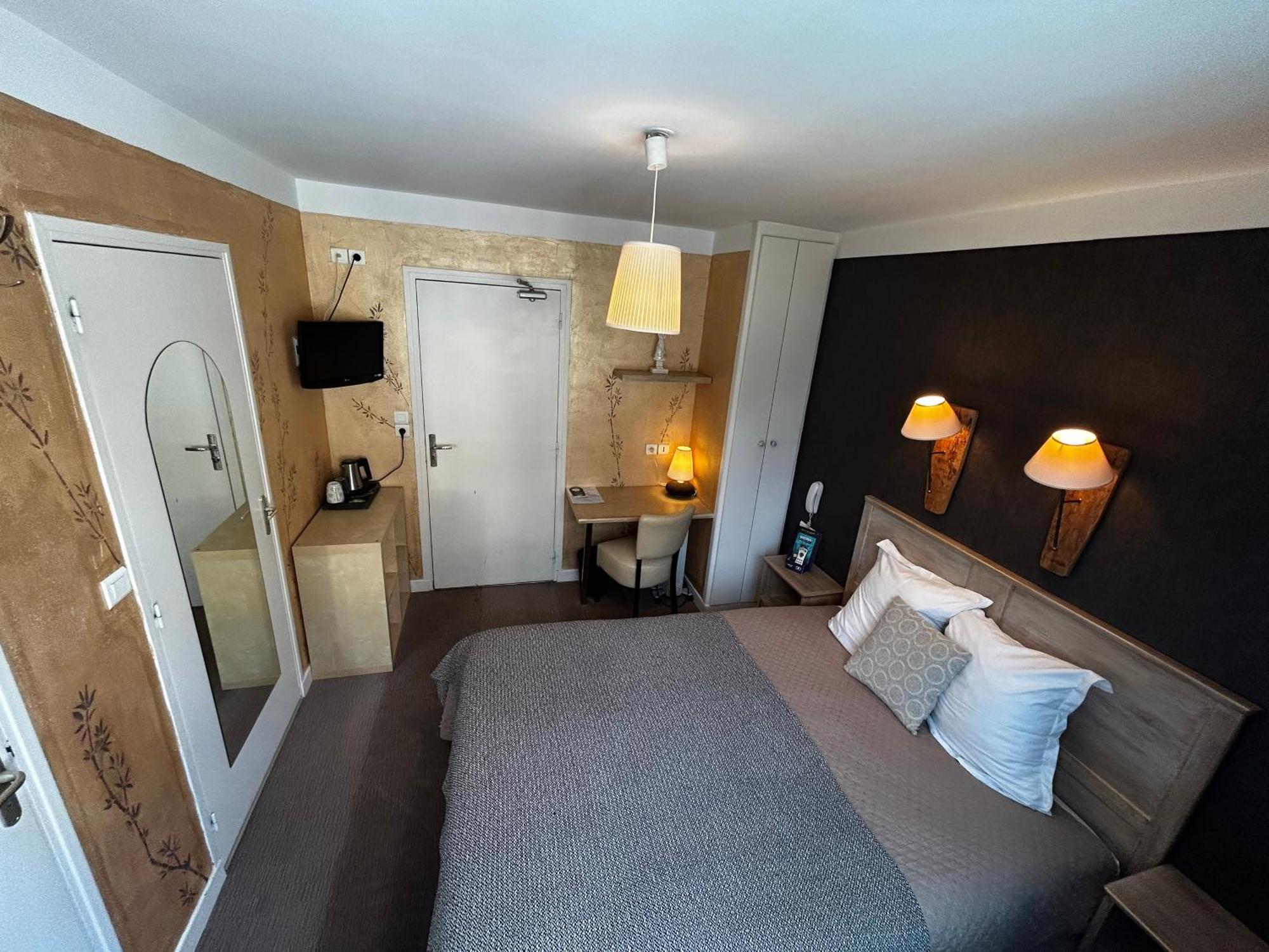 Au Soleil D'Or Hotell Pontaubert Eksteriør bilde