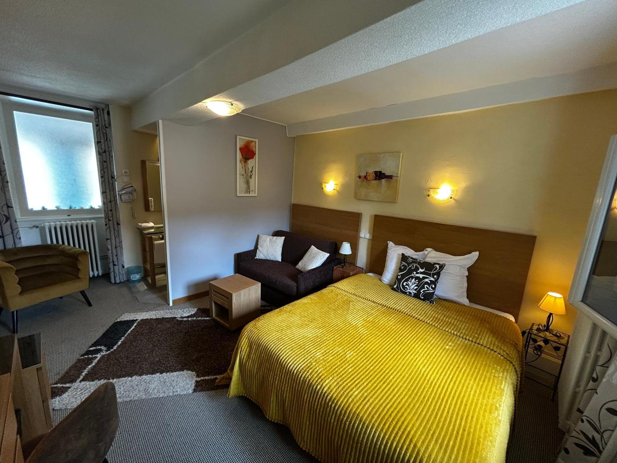 Au Soleil D'Or Hotell Pontaubert Eksteriør bilde