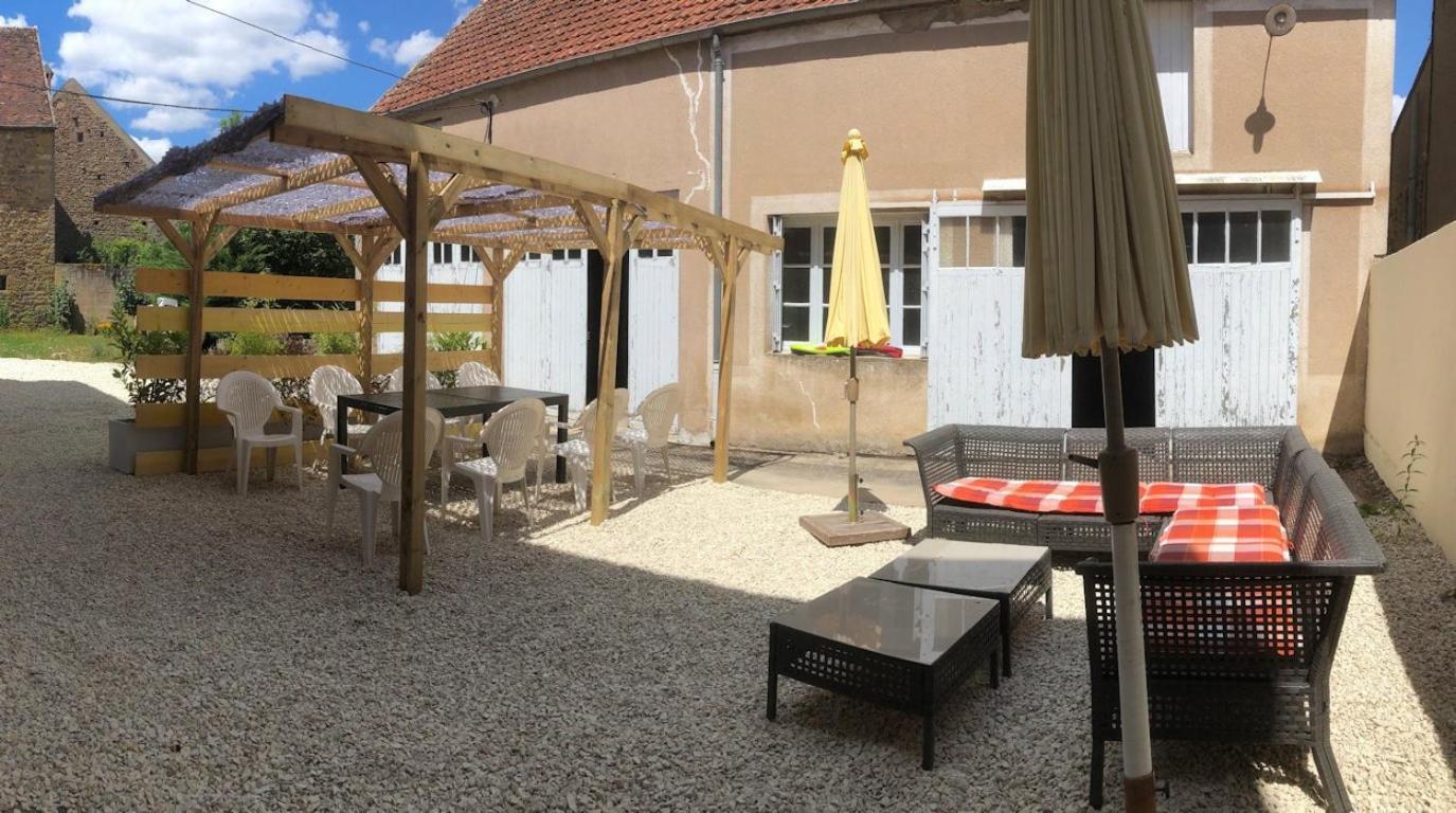 Au Soleil D'Or Hotell Pontaubert Eksteriør bilde